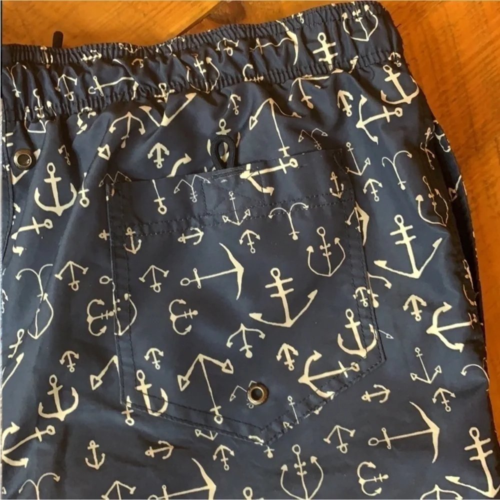 Lands’ End blue swim trunks with anchor print Size Large